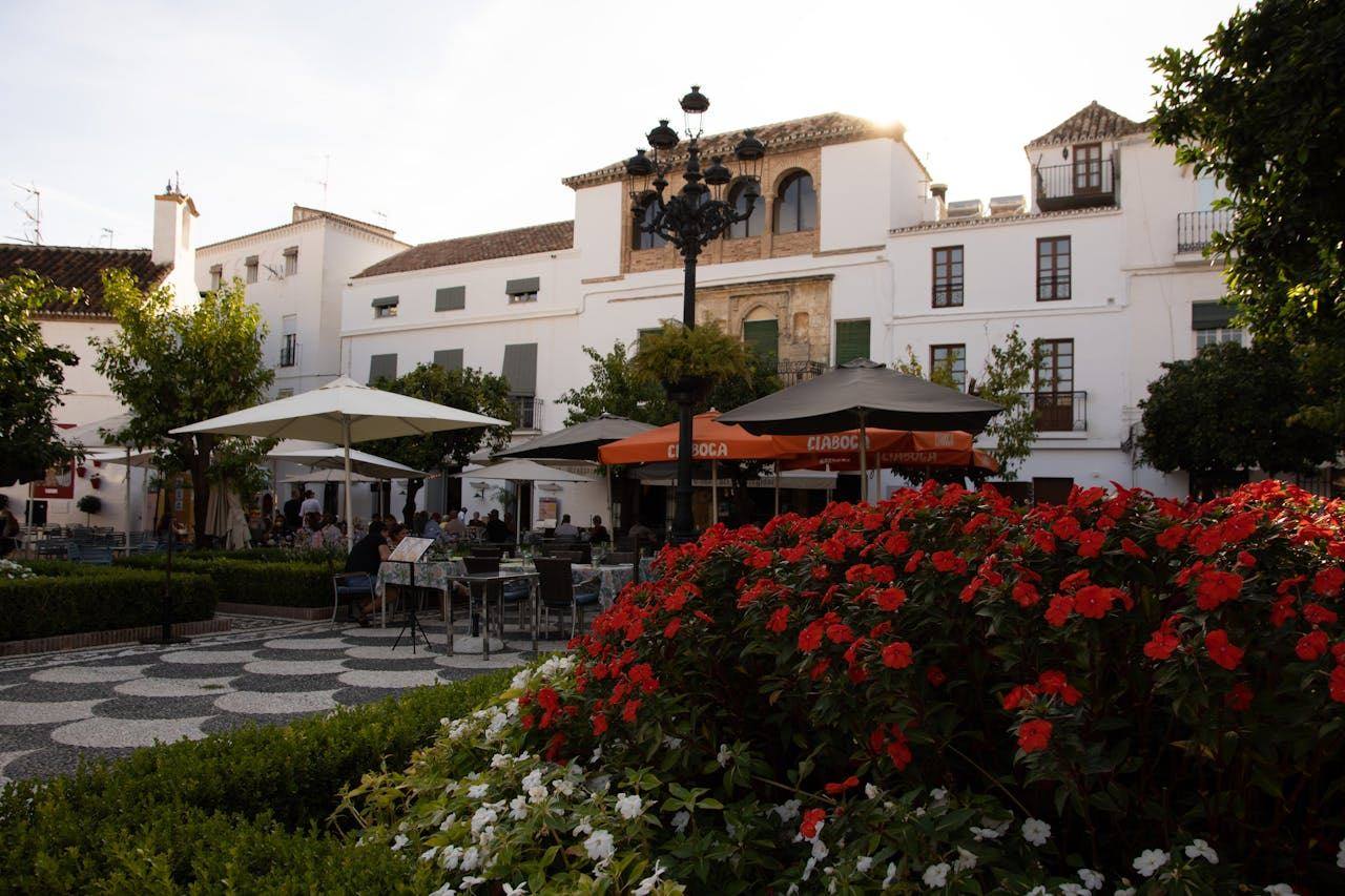 Coín centro histórico: why village houses near the Saturday market outperform on short-let
